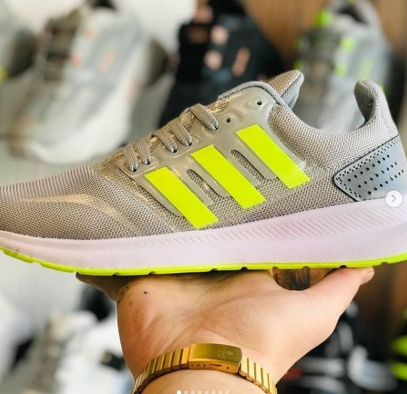  Adidas Erkek Spor Ayakkabı